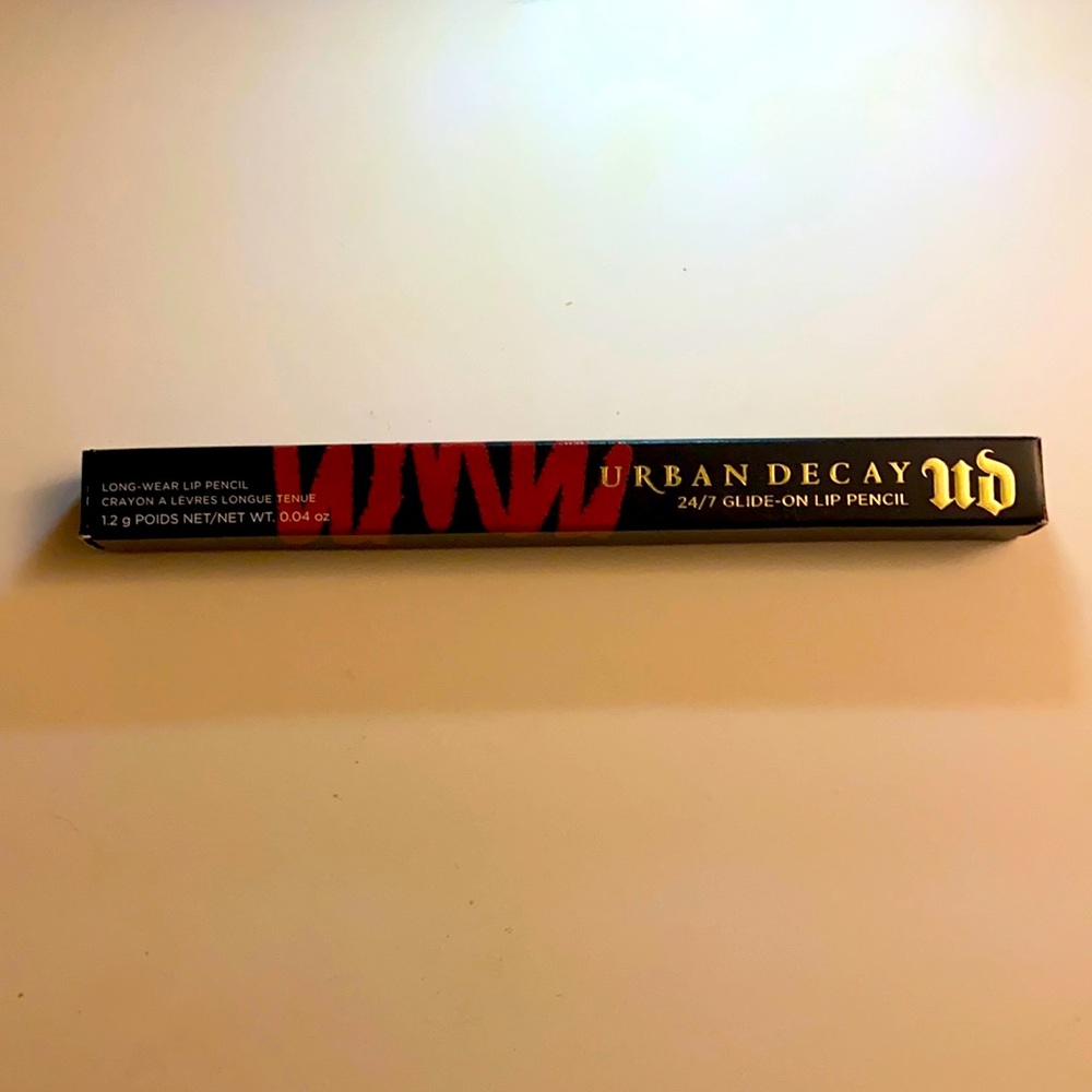Urban Decay 24/7 Glide on lip pencil shade 69